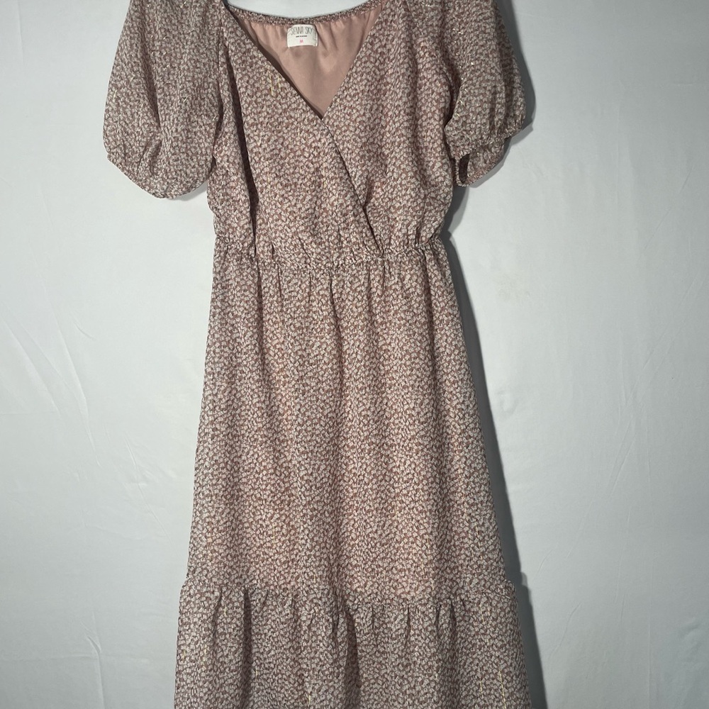 Sienna Sky Dress Rose Color Size Medium Floral Dainty Short Sleeve, Great Shape